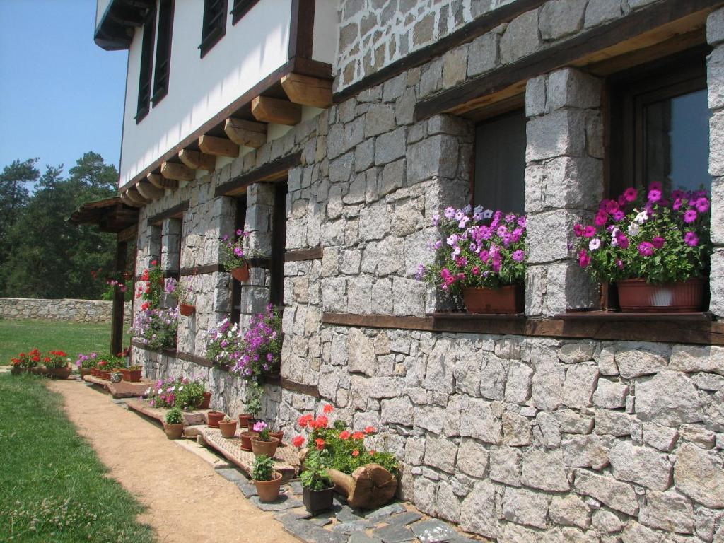 Family Hotel Kalifer Kalofer Exterior photo